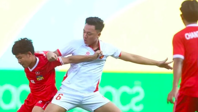 เวียดนาม U22 เกมรุกแย่ ชนะหืดจับ 2-1 เหนือลาว—แต่ปัญหาการจบสกอร์คือ “เส้นด้ายบาง ๆ”